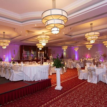 Hamlet Court Hotel Johnstown Bridge エクステリア 写真
