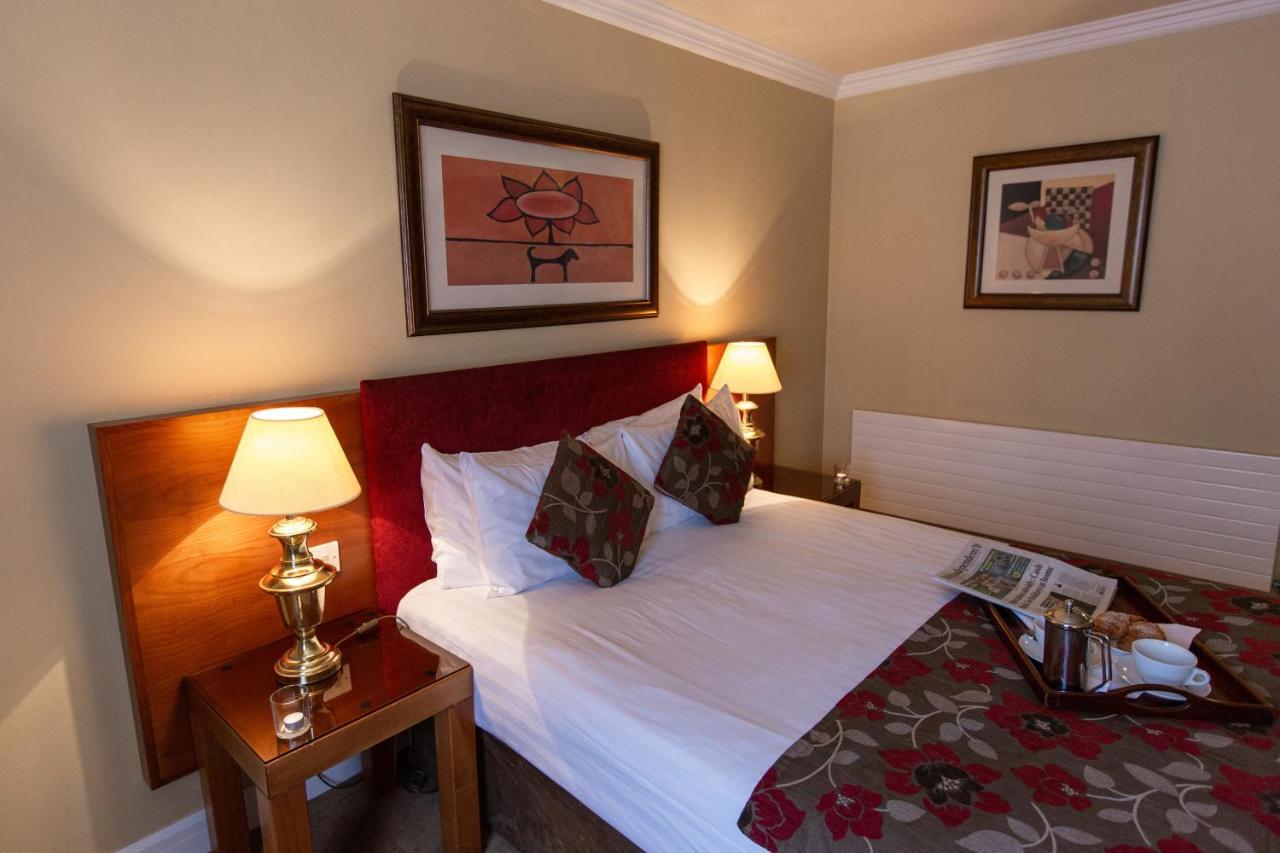 Hamlet Court Hotel Johnstown Bridge エクステリア 写真