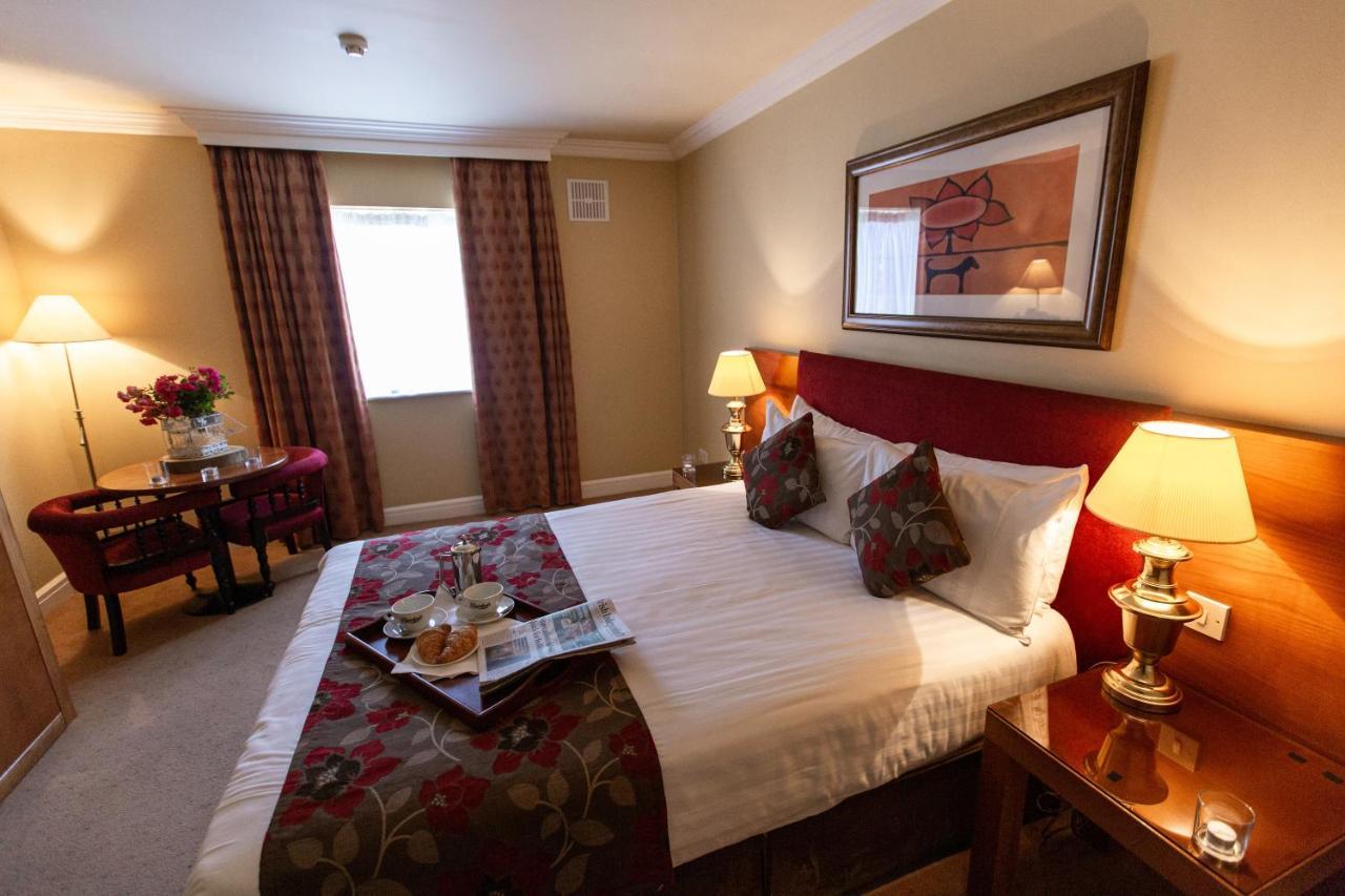 Hamlet Court Hotel Johnstown Bridge エクステリア 写真
