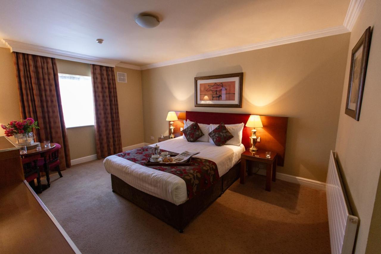 Hamlet Court Hotel Johnstown Bridge エクステリア 写真