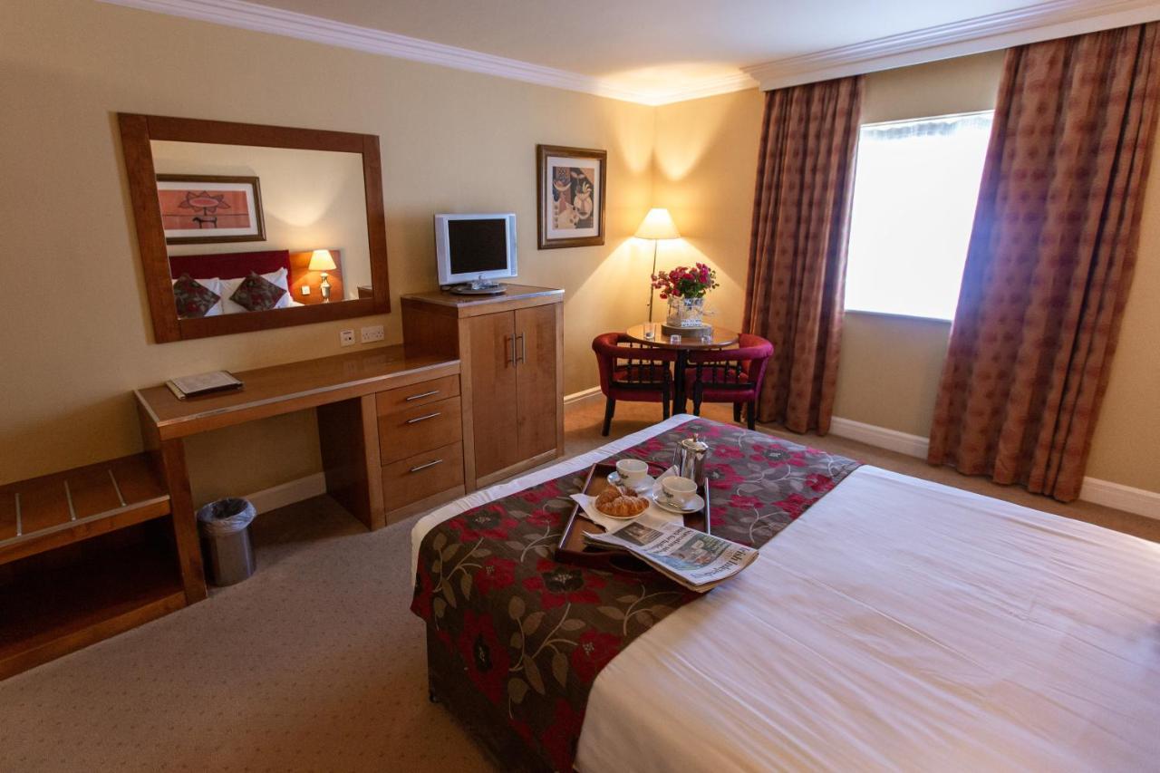 Hamlet Court Hotel Johnstown Bridge エクステリア 写真