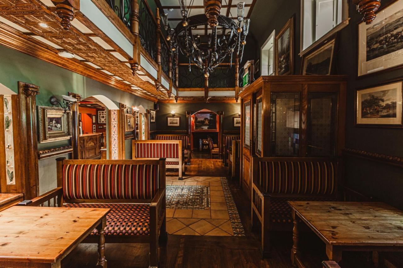 Hamlet Court Hotel Johnstown Bridge エクステリア 写真