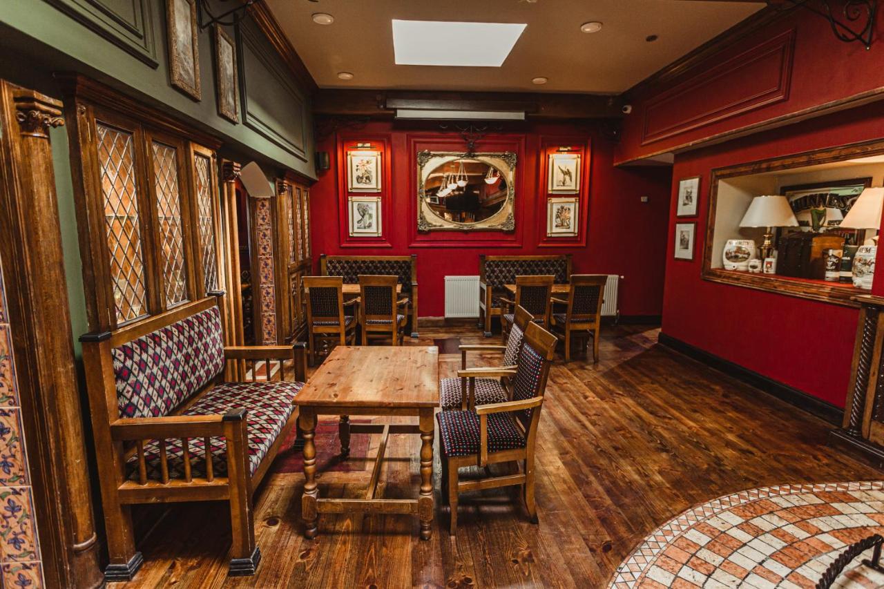 Hamlet Court Hotel Johnstown Bridge エクステリア 写真