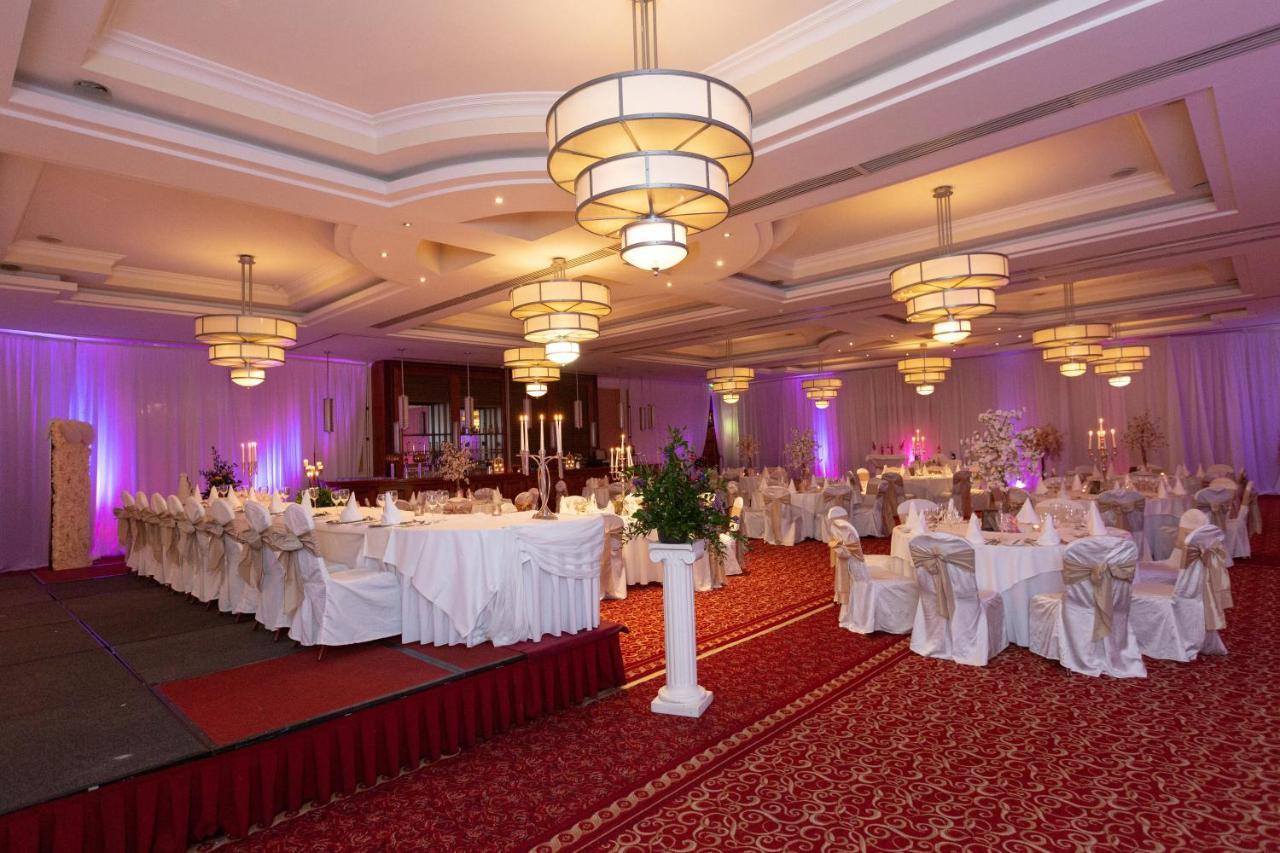 Hamlet Court Hotel Johnstown Bridge エクステリア 写真